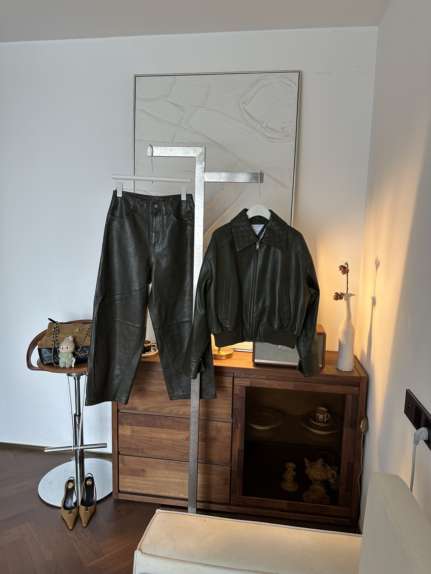 BOTTEGA VENETA Женский кожаный костюм черный BOTTEGA VENETA Женский кожаный костюм черный