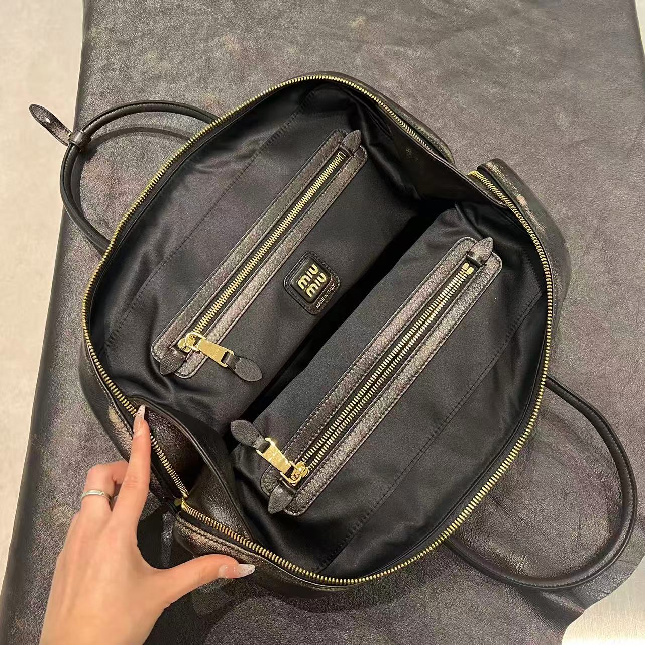 MIU MIU Женская сумка-тоут MIU MIU Женская сумка-тоут