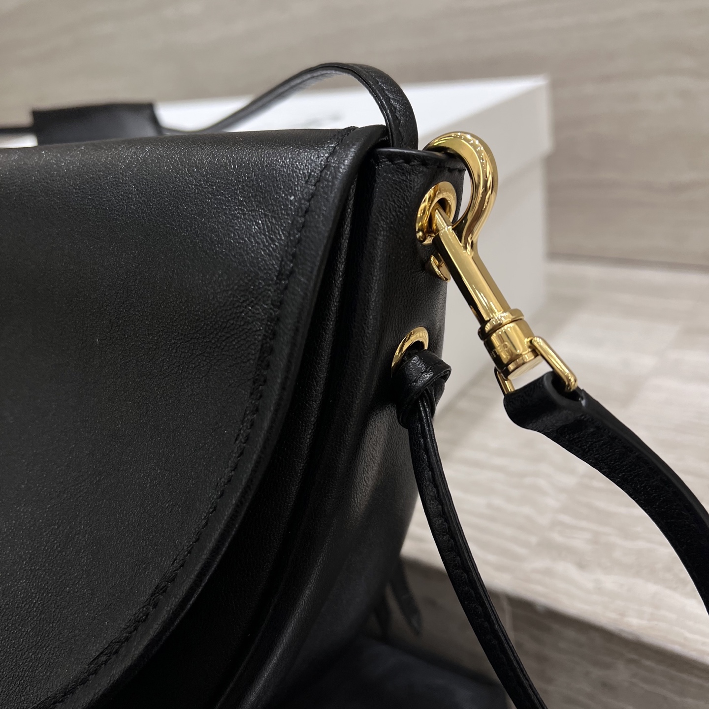 CELINE Женская сумка Triophe Halfmon CELINE Женская сумка Triophe Halfmon