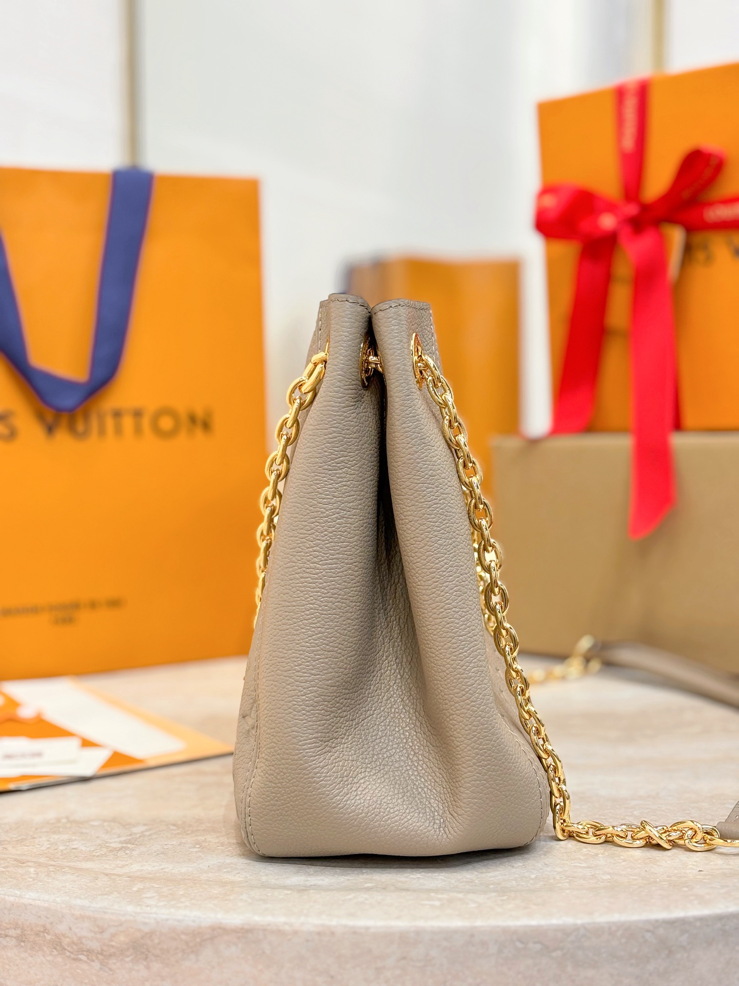 LOUIS VUITTON Женская сумка Anytime MM M14658 LOUIS VUITTON Женская сумка Anytime MM M14658