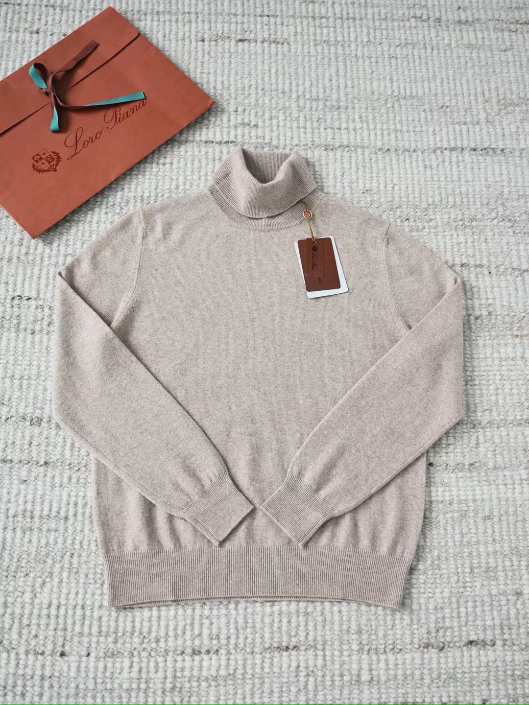 LORO PIANA Мужской свитер из кашемира  LORO PIANA Мужской свитер из кашемира