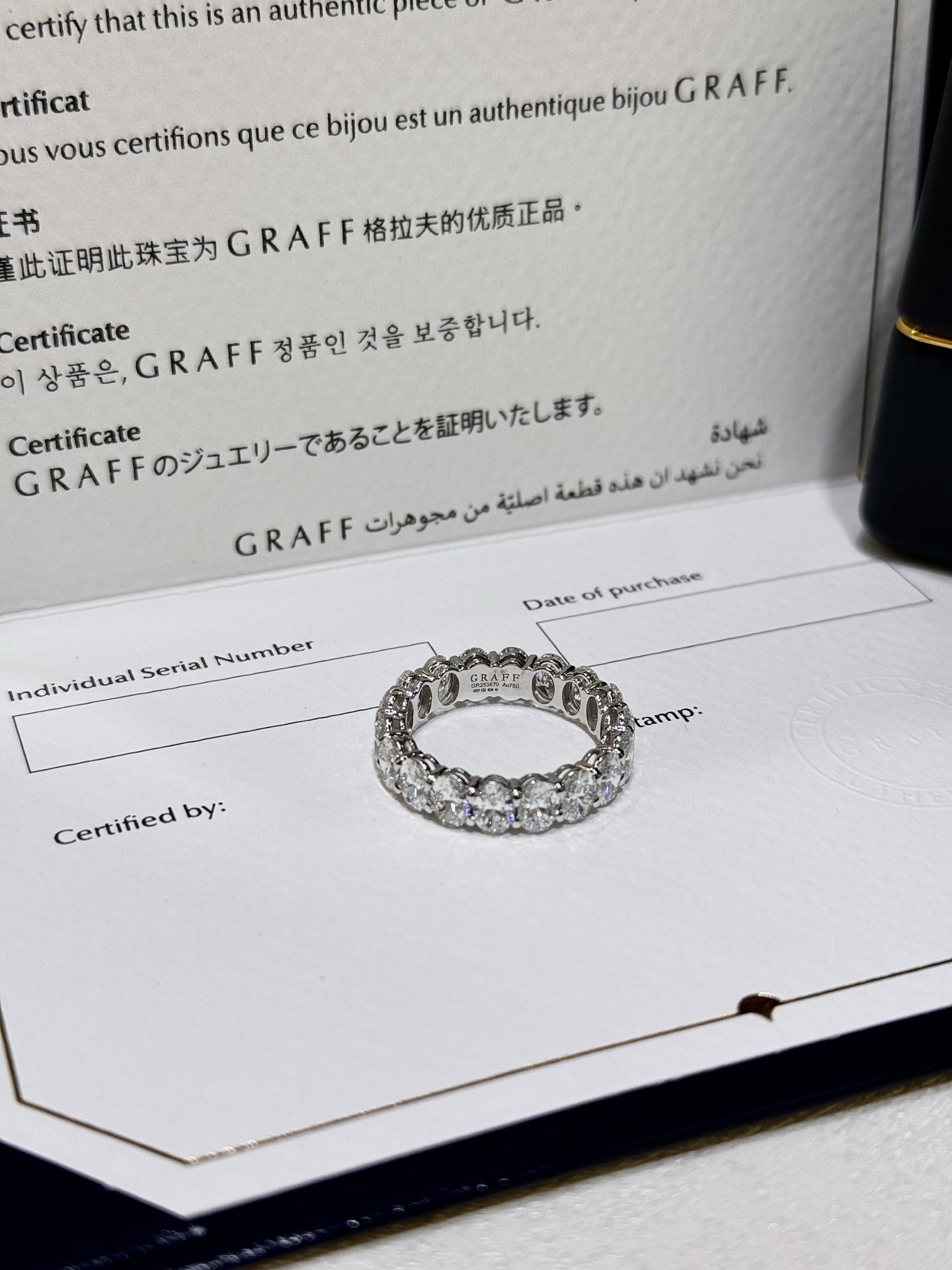 GRAFF Кольцо из белого золота с бриллиантами GRAFF Кольцо из белого золота с бриллиантами