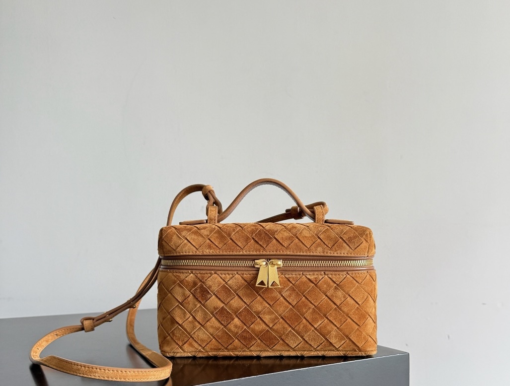 BOTTEGA VENETA Женская сумка Bang bang BOTTEGA VENETA Женская сумка Bang bang