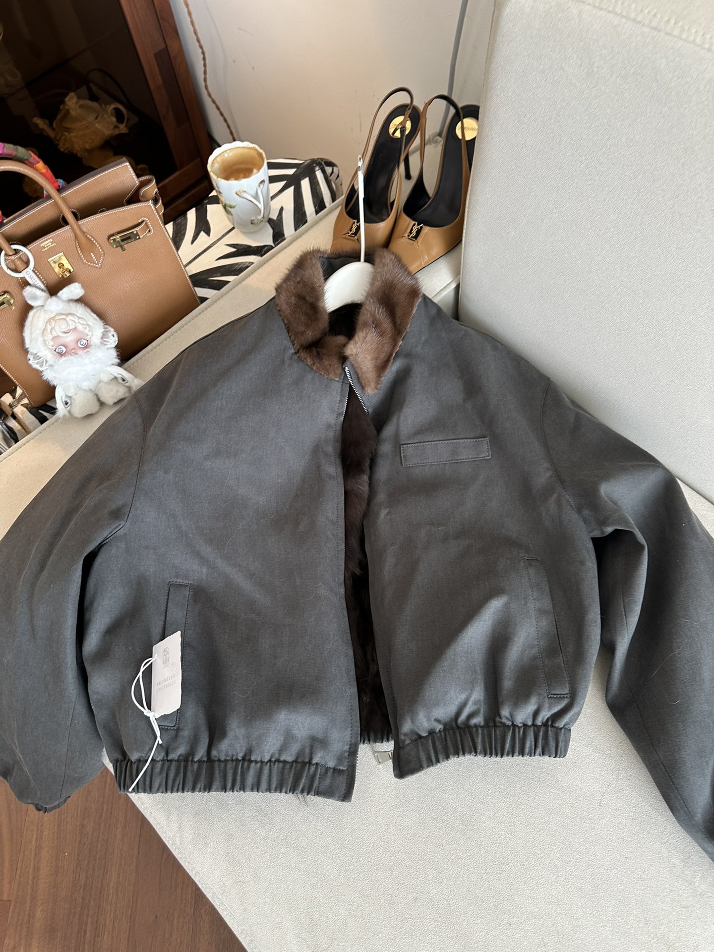 BRUNELLO CUCINELLI Женская куртка с мехом соболя BRUNELLO CUCINELLI Женская куртка с мехом соболя