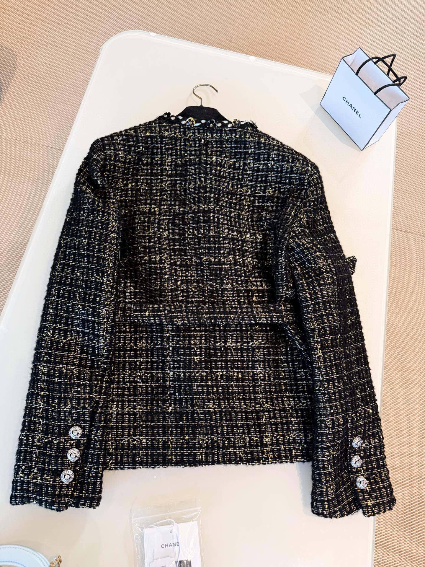 CHANEL Женский пиджак из твида CHANEL Женский пиджак из твида