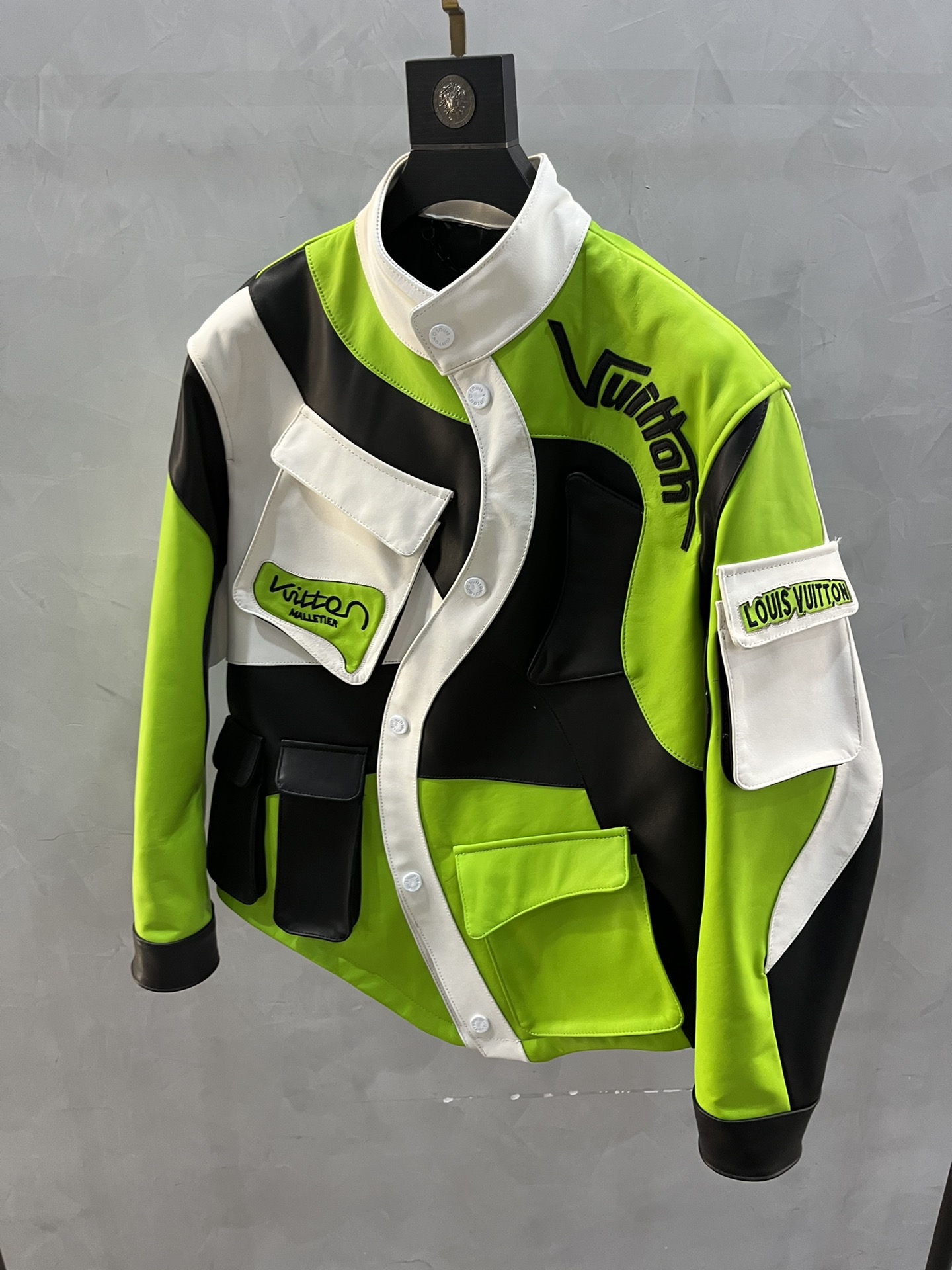 LOUIS VUITTON Мужская кожаная куртка LOUIS VUITTON Мужская кожаная куртка