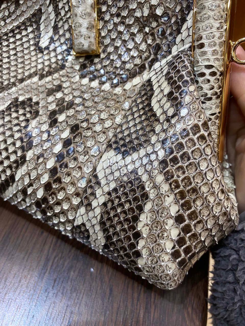 FENDI (ФЕНДИ) Женская сумка Fendi First из кожи змеи 