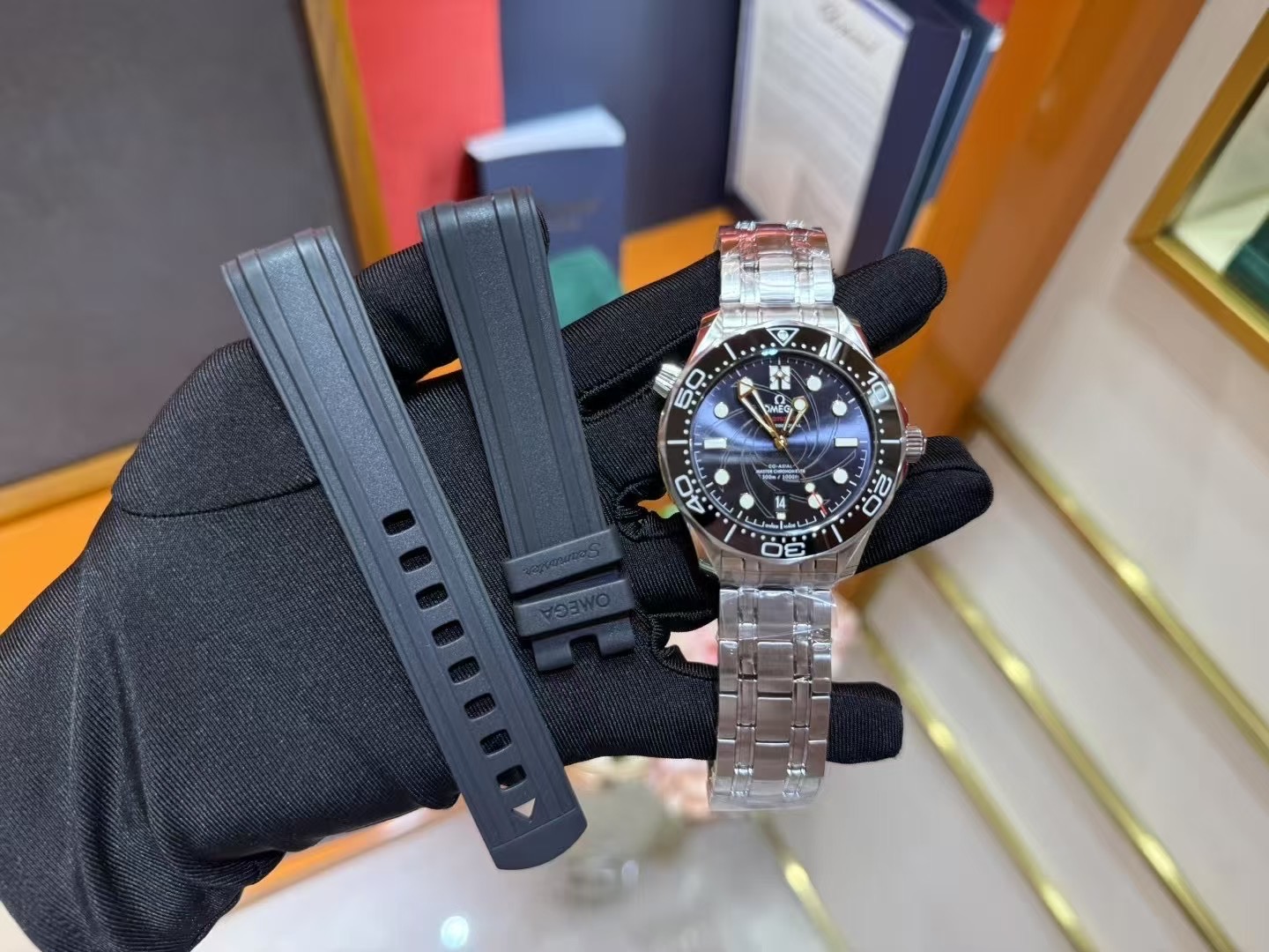 OMEGA Мужские часы Seamaster Diver 300 M James Bond OMEGA Мужские часы Seamaster Diver 300 M James Bond