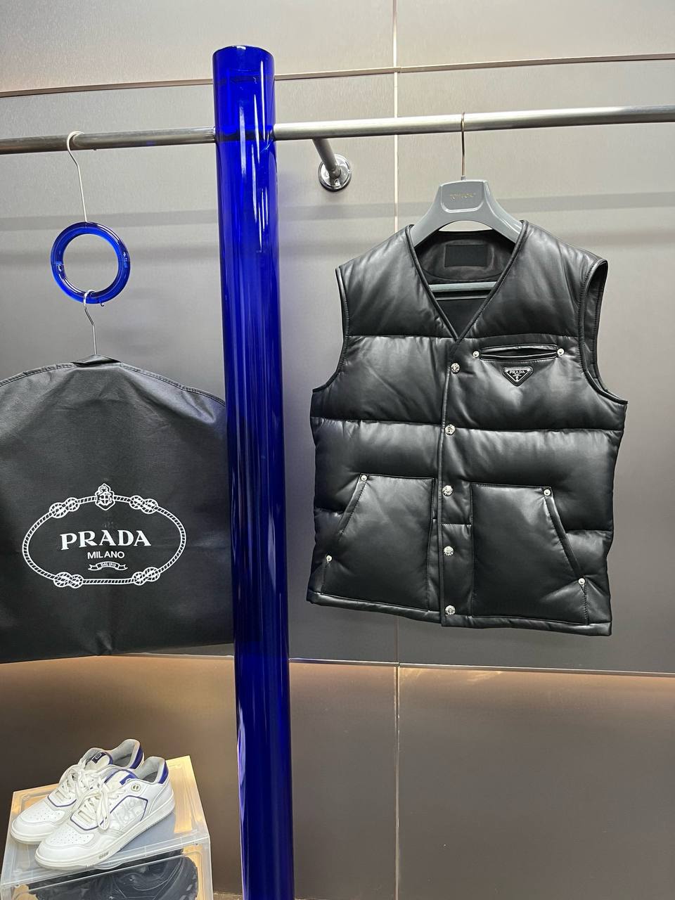 PRADA Мужской жилет из кожи ягненка  PRADA Мужской жилет из кожи ягненка