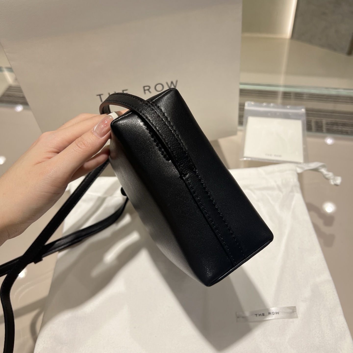 THE ROW Женская сумка Regent crossbody THE ROW Женская сумка Regent crossbody