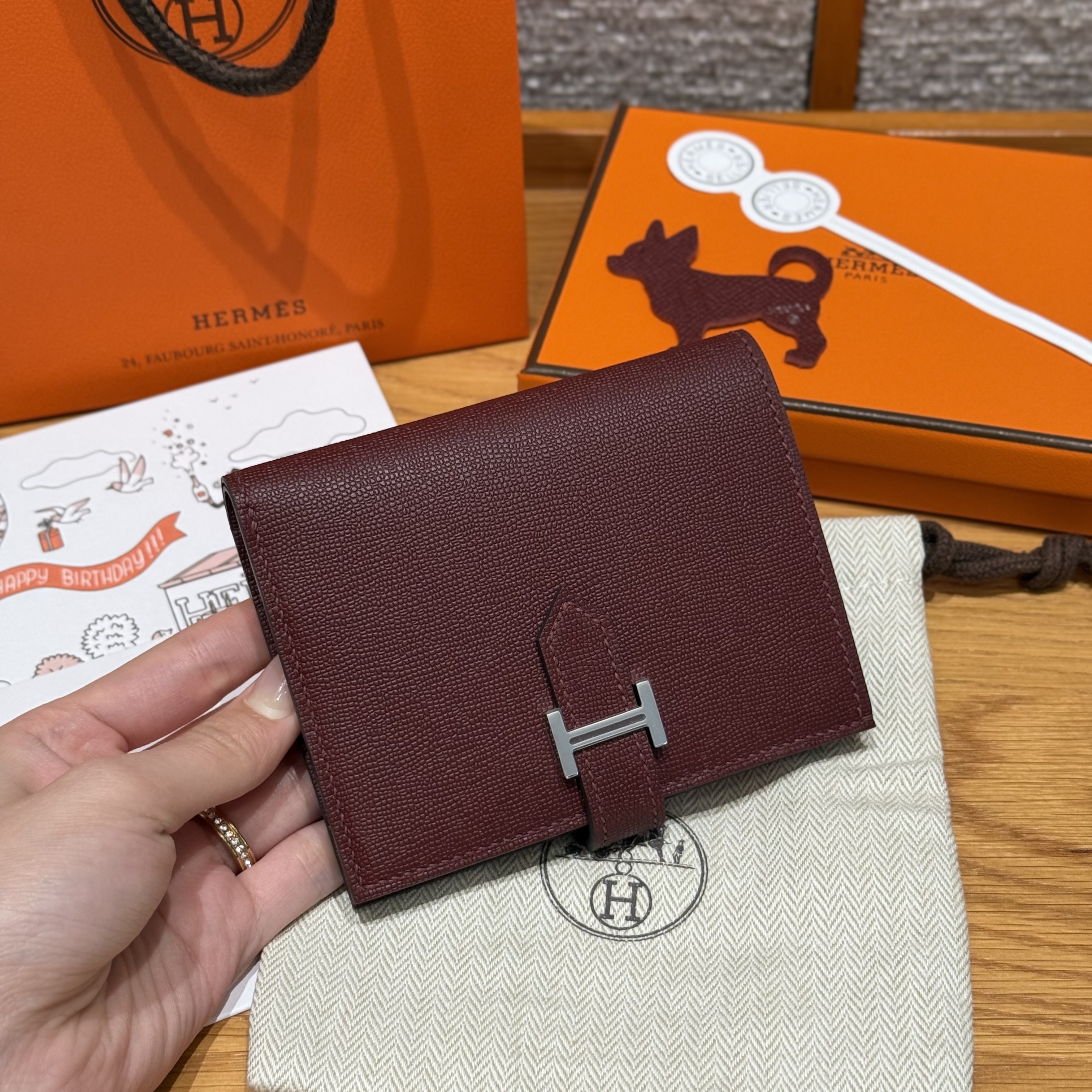 HERMES Кошелёк Bearn 12 см 55/Rouge H Madame HERMES Кошелёк Bearn 12 см 55/Rouge H Madame