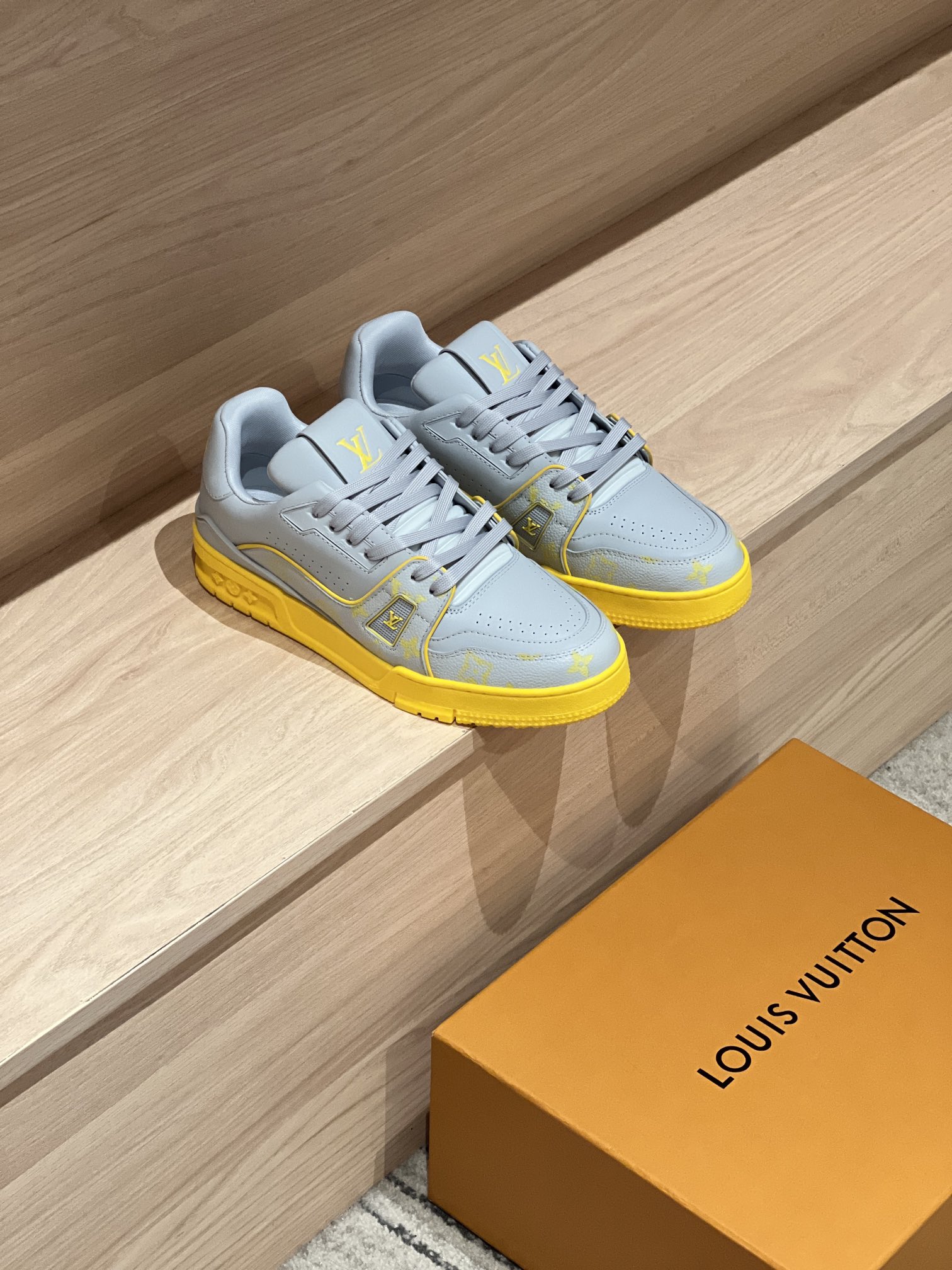 LOUIS VUITTON Кроссовки LV Trainer лимитка 25FW LOUIS VUITTON Кроссовки LV Trainer лимитка 25FW