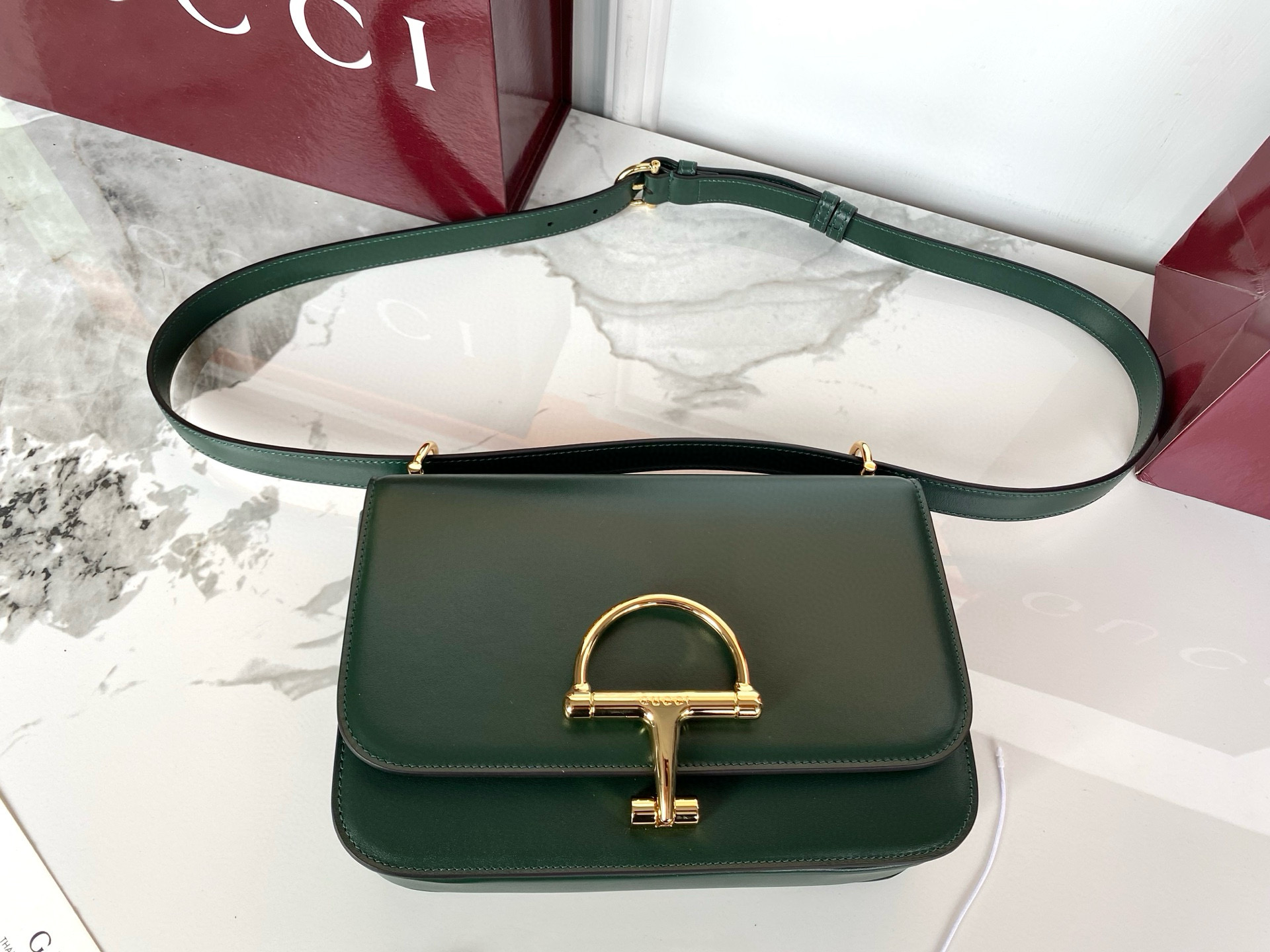 GUCCI Женская сумка Gucci Siena small shoulder bag