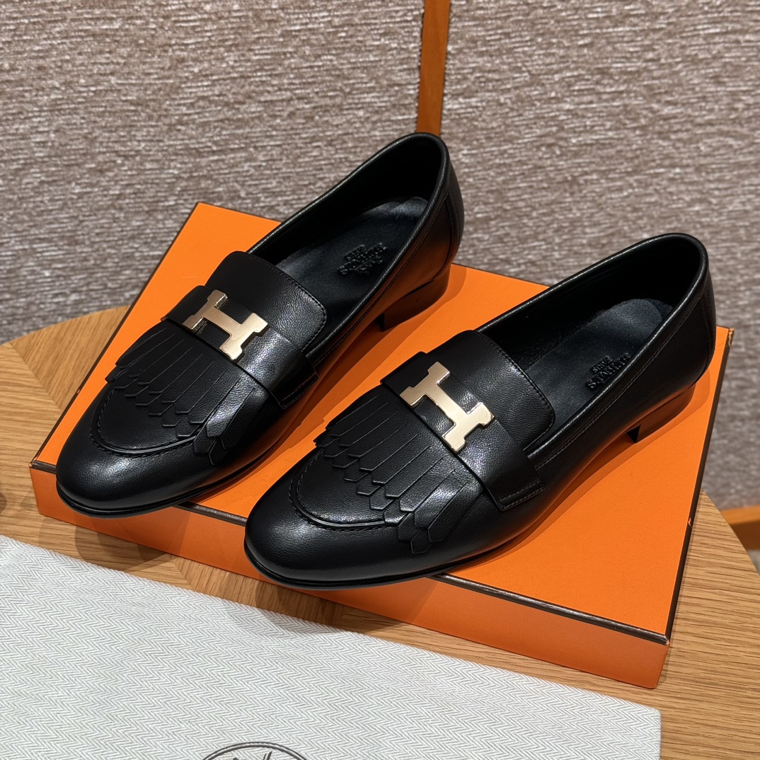 HERMES Женские лоферы Royal 