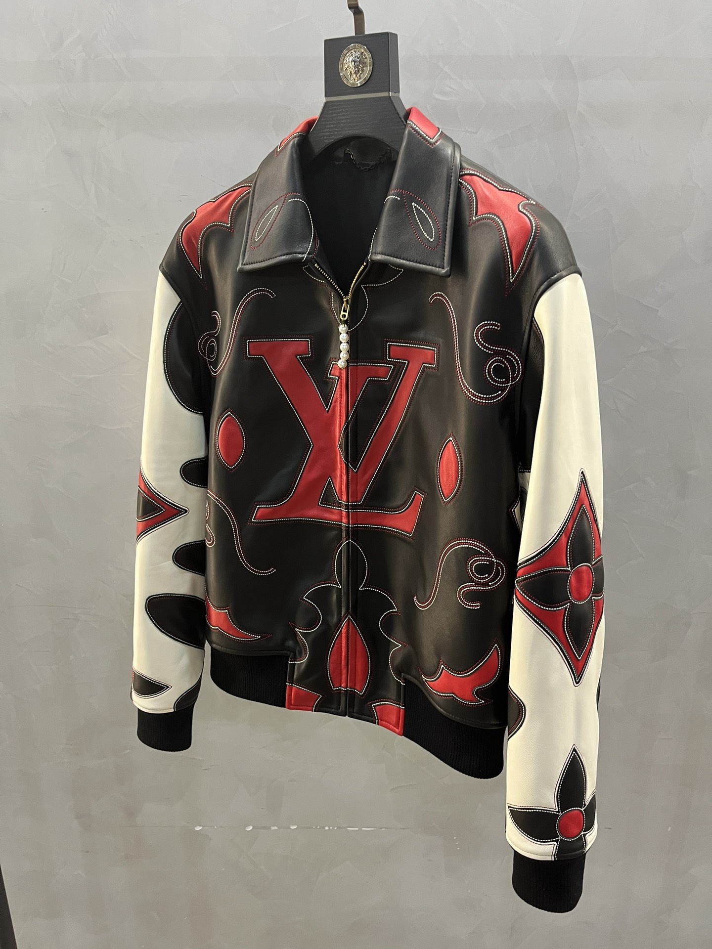 LOUIS VUITTON Мужская кожаная куртка LOUIS VUITTON Мужская кожаная куртка