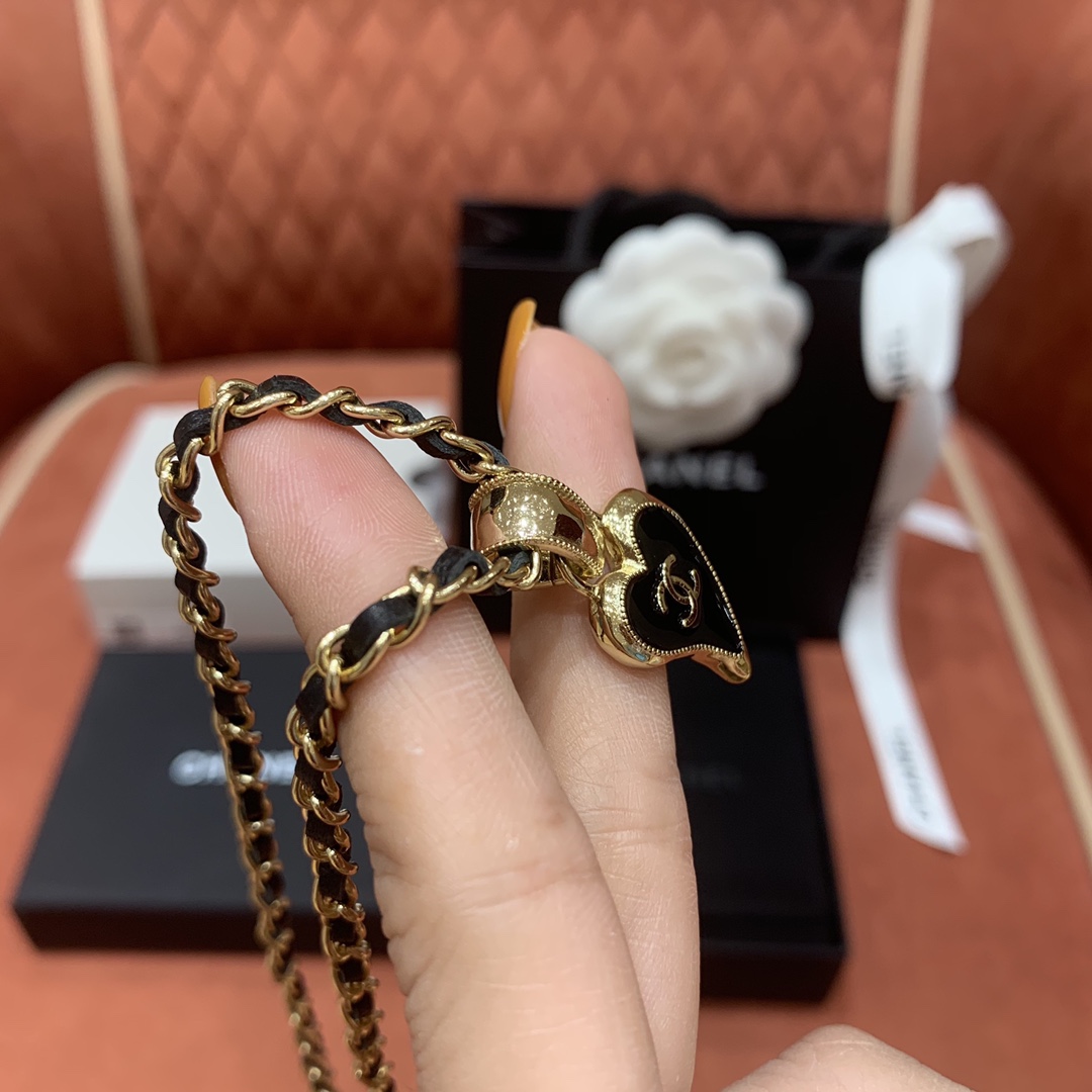 CHANEL Женское колье CH-22P Black Heart CHANEL Женское колье CH-22P Black Heart