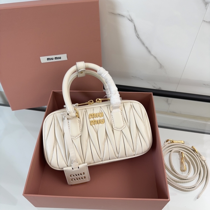 MIU MIU Женская сумка Arcadie