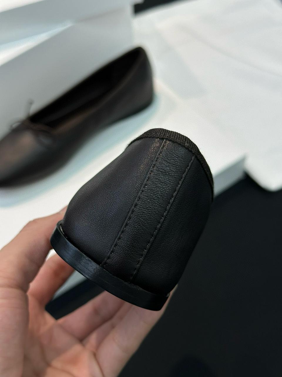 THE ROW Атласные балетки