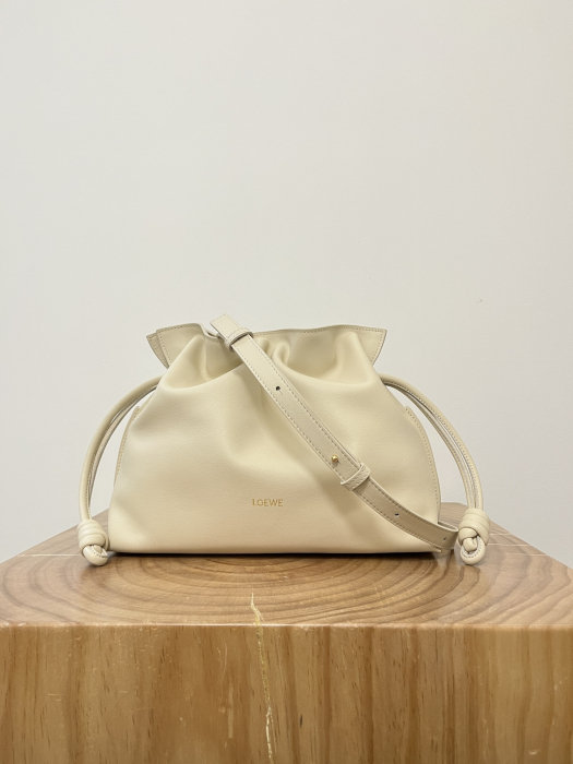 LOEWE Женская сумка Flamenco medium