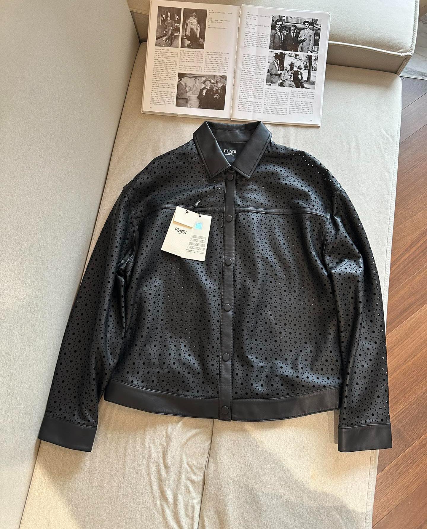 FENDI Женская кожаная куртка