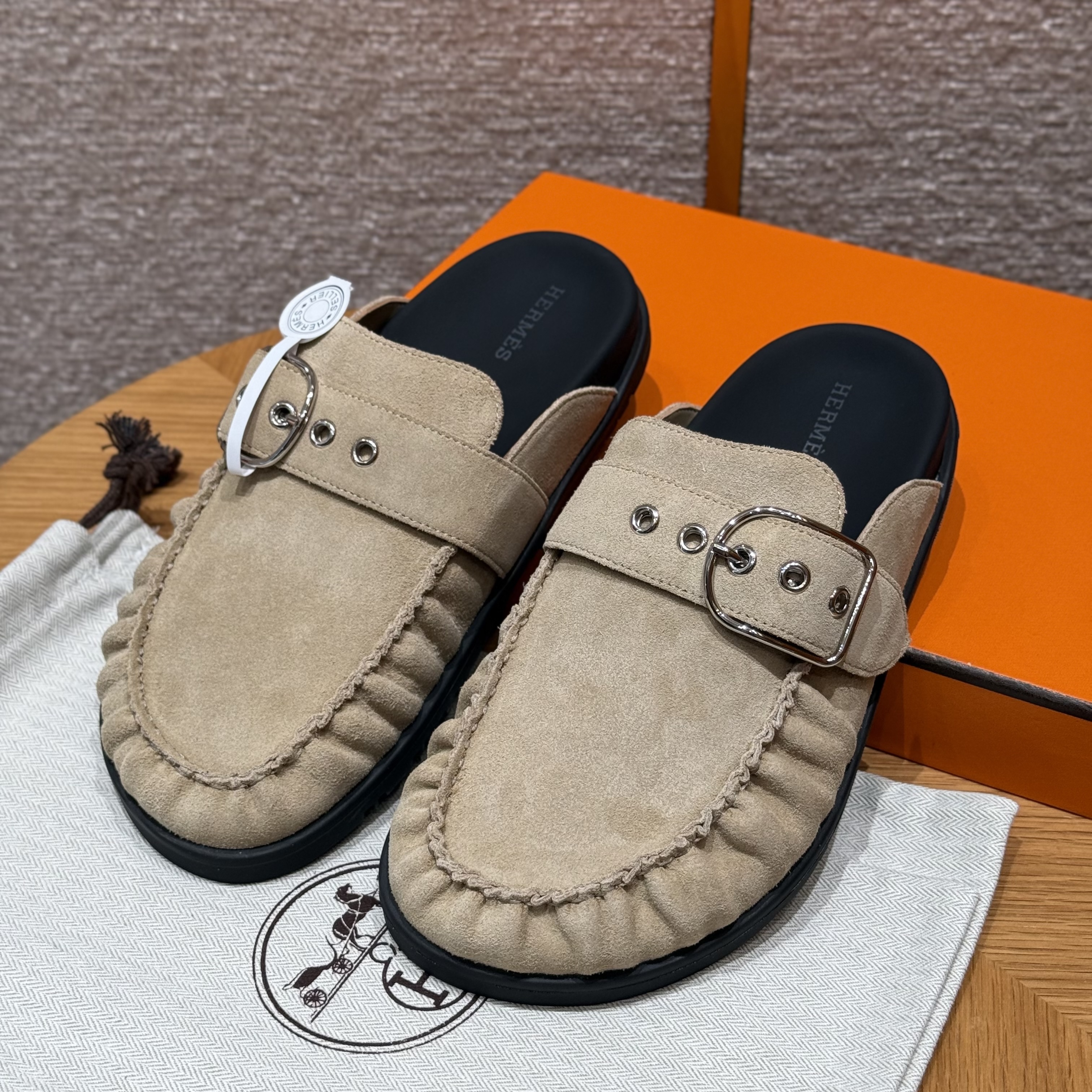 HERMES Женские мюли Key из замши  HERMES Женские мюли Key из замши