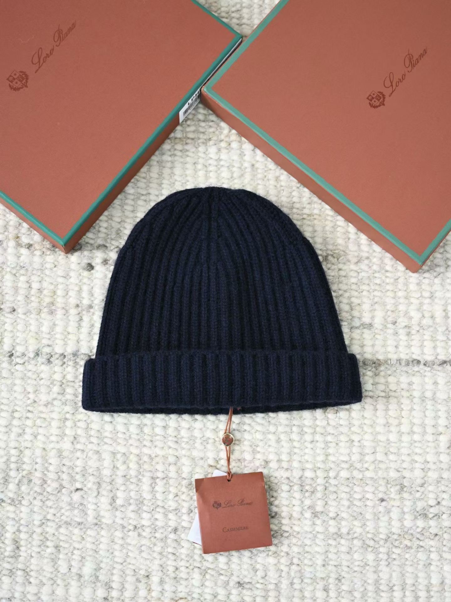 LORO PIANA Мужская шапка из кашемира 