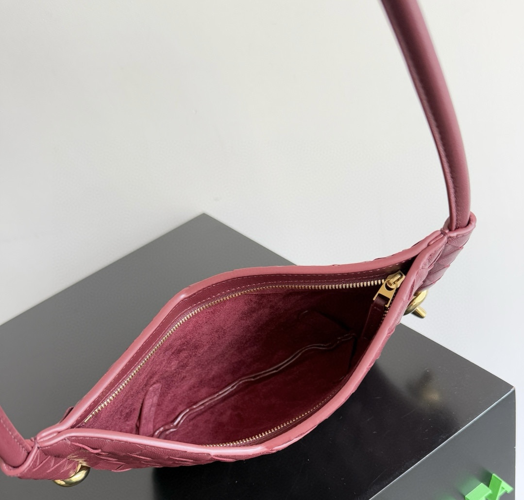 BOTTEGA VENETA Женская сумка Solstice Baby