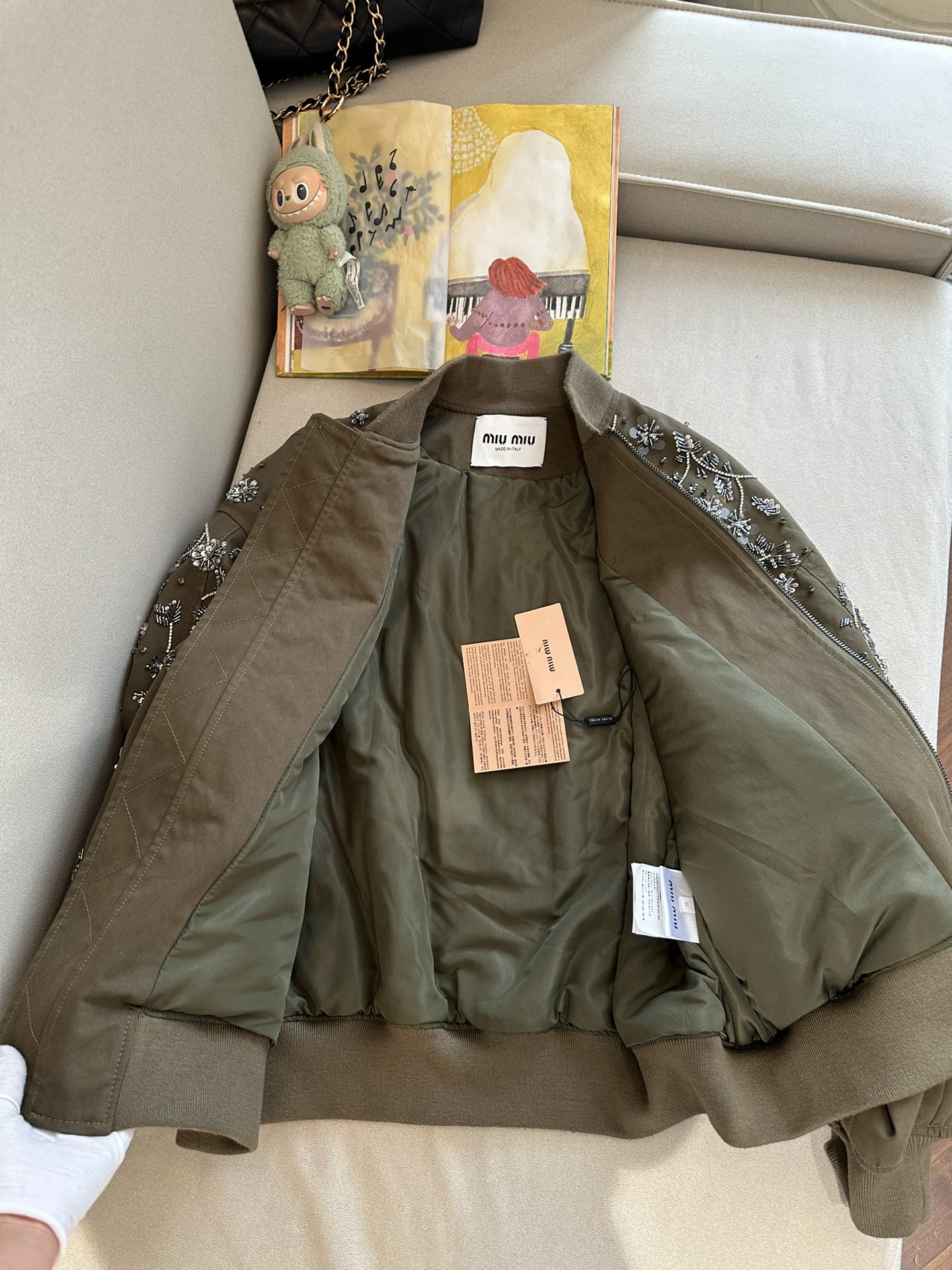 MIU MIU Женский бомбер с вышивкой MIU MIU Женский бомбер с вышивкой