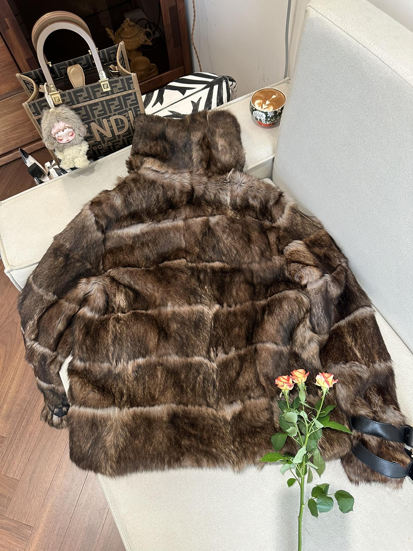 FENDI Женская шуба FENDI Женская шуба