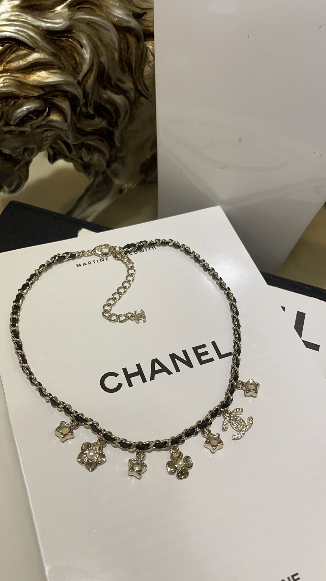 CHANEL Женское колье CHANEL Женское колье