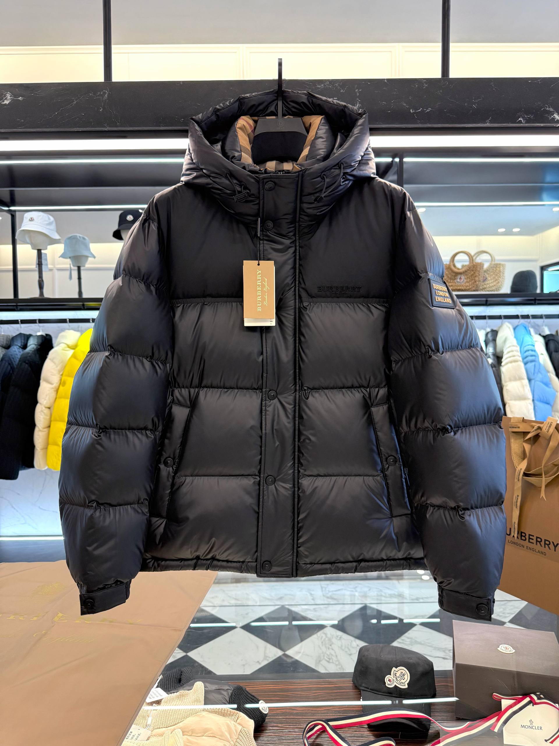 BURBERRY Мужская куртка на пуховом наполнителе BURBERRY Мужская куртка на пуховом наполнителе