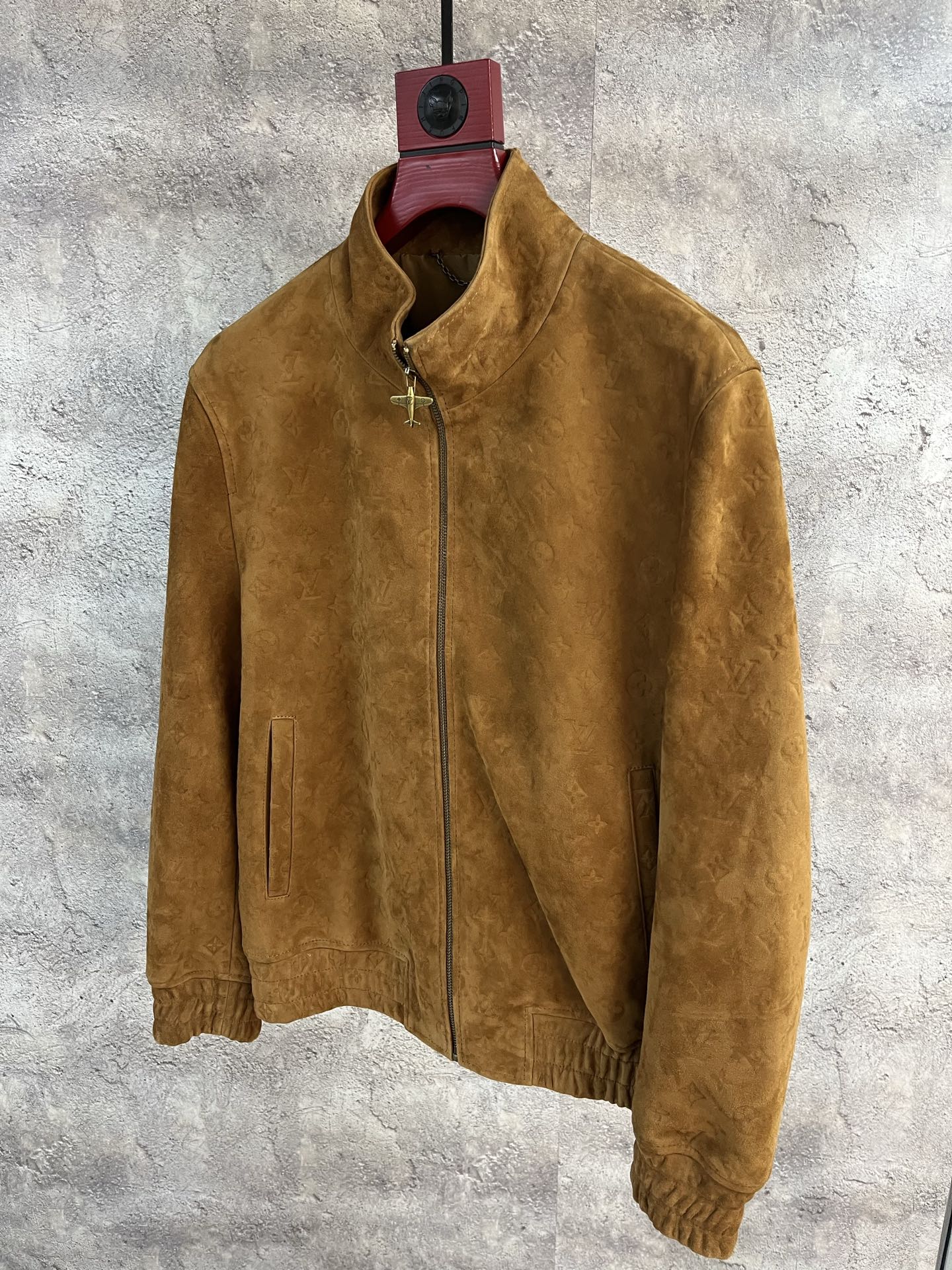 LOUIS VUITTON Мужская куртка из замши LOUIS VUITTON Мужская куртка из замши