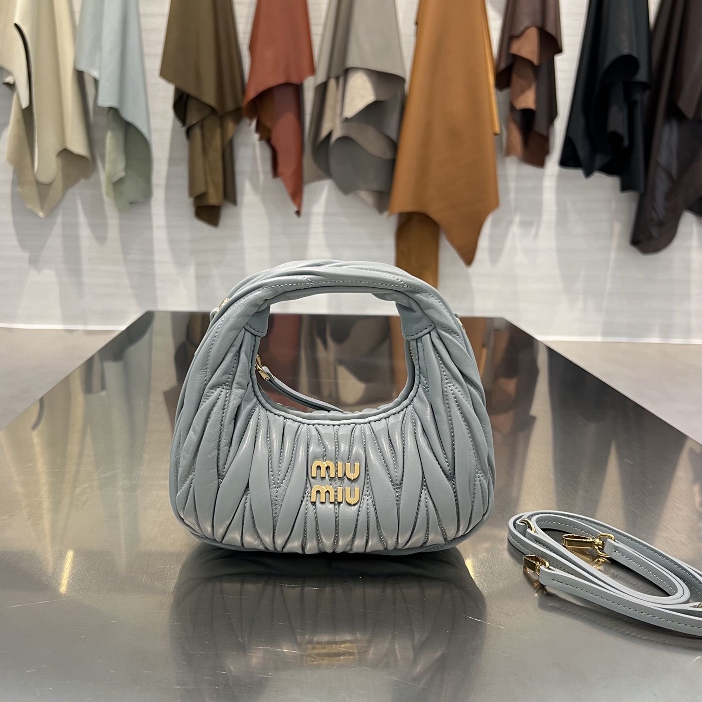 MIU MIU Женская сумка Wander hobo mini 