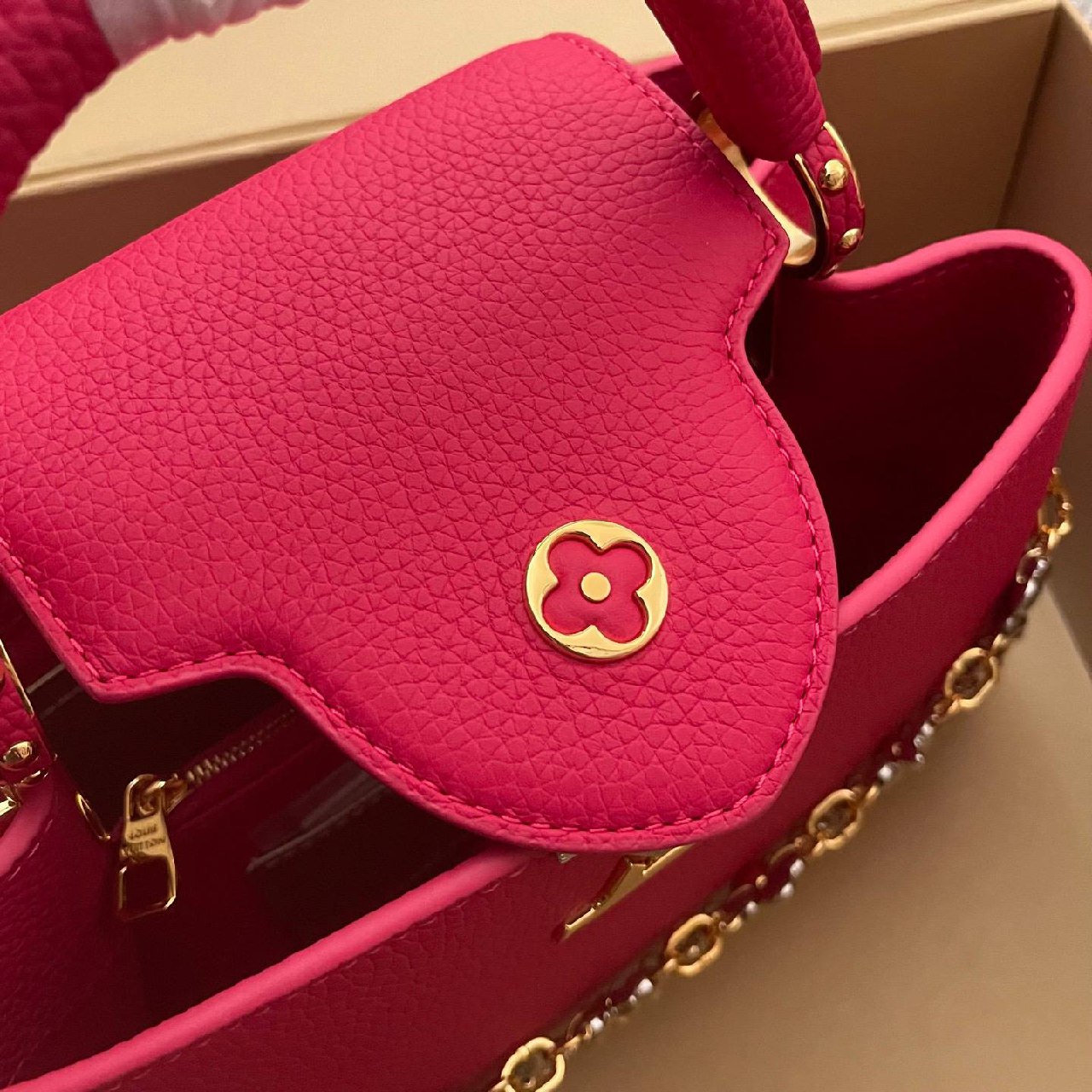 LOUIS VUITTON Женская сумка Capucines