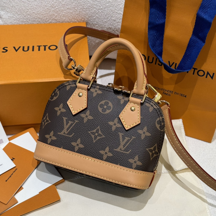 LOUIS VUITTON Женская сумка Nano Alma