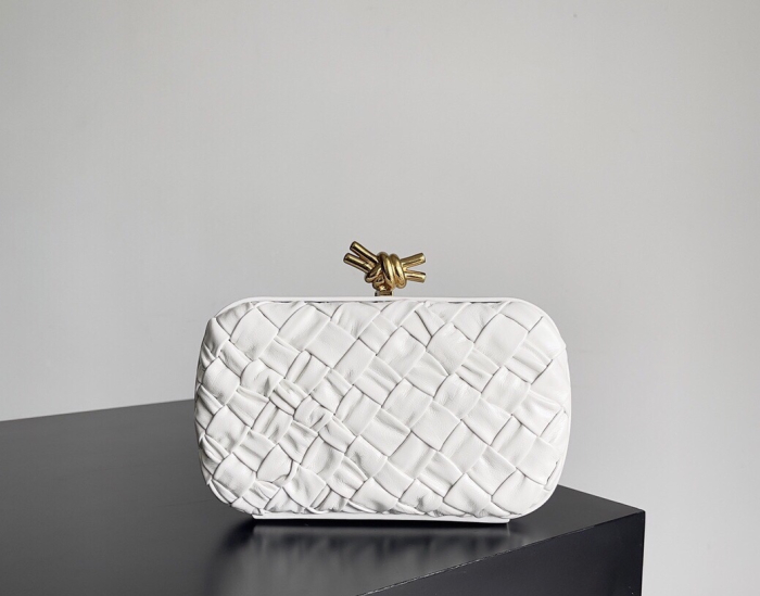 BOTTEGA VENETA Клатч Knot