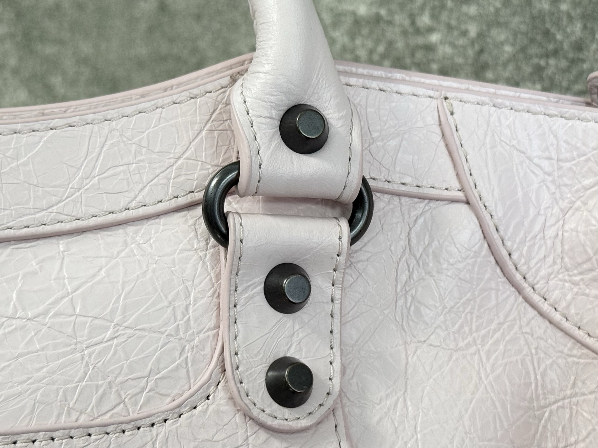 BALENCIAGA Женская сумка Le City medium BALENCIAGA Женская сумка Le City medium