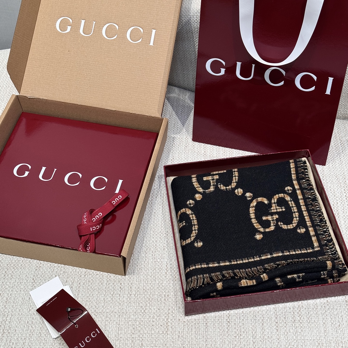 GUCCI Женский шерстяной шарф GUCCI Женский шерстяной шарф