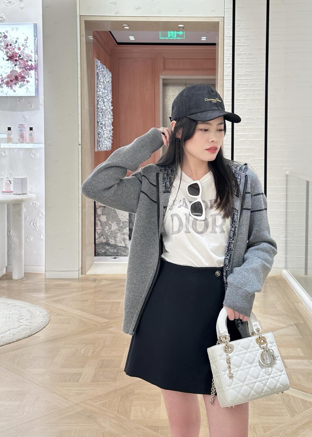 CHRISTIAN DIOR Женский кардиган из кашемира CHRISTIAN DIOR Женский кардиган из кашемира