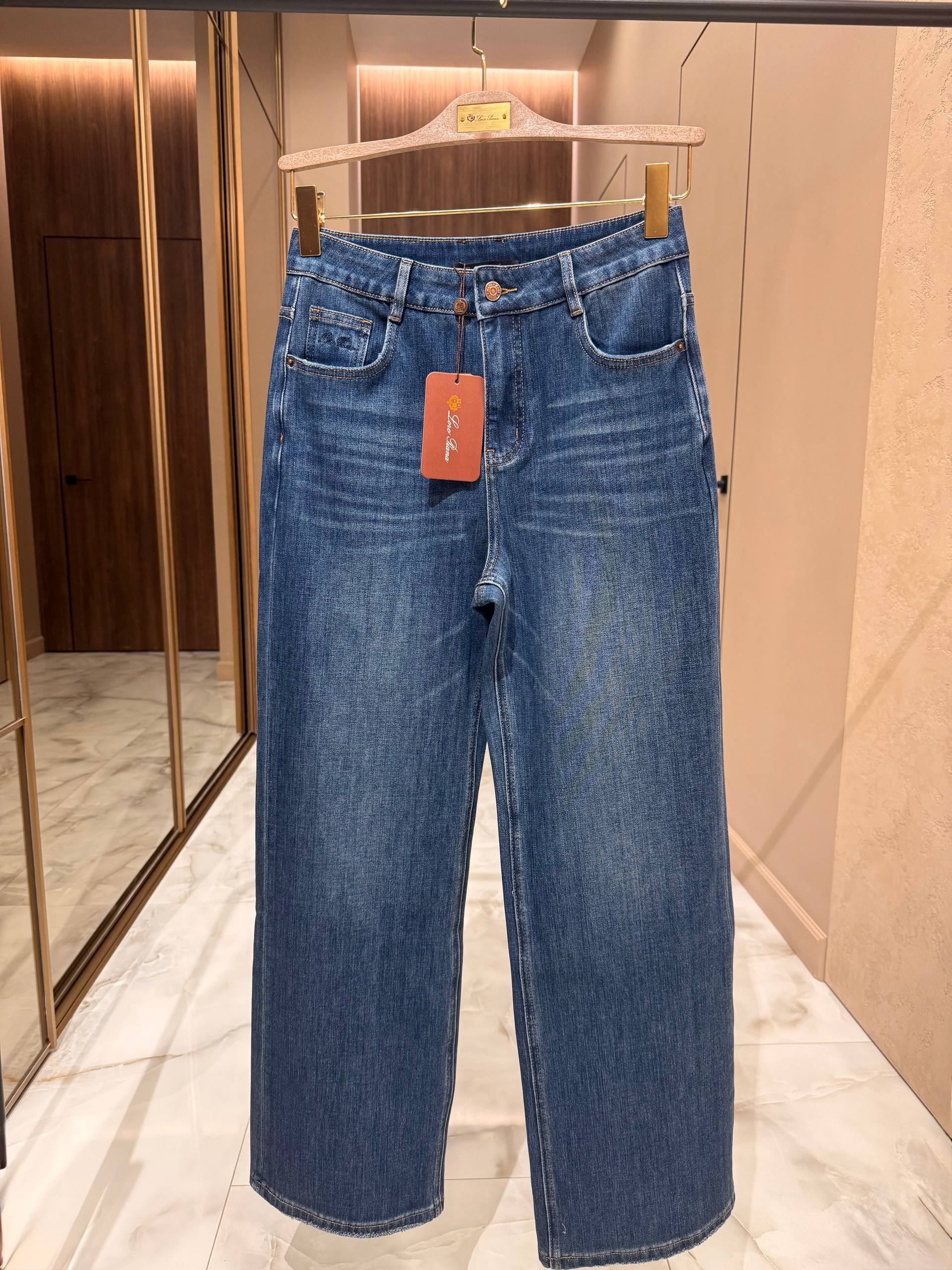 LORO PIANA Женские джинсы  LORO PIANA Женские джинсы