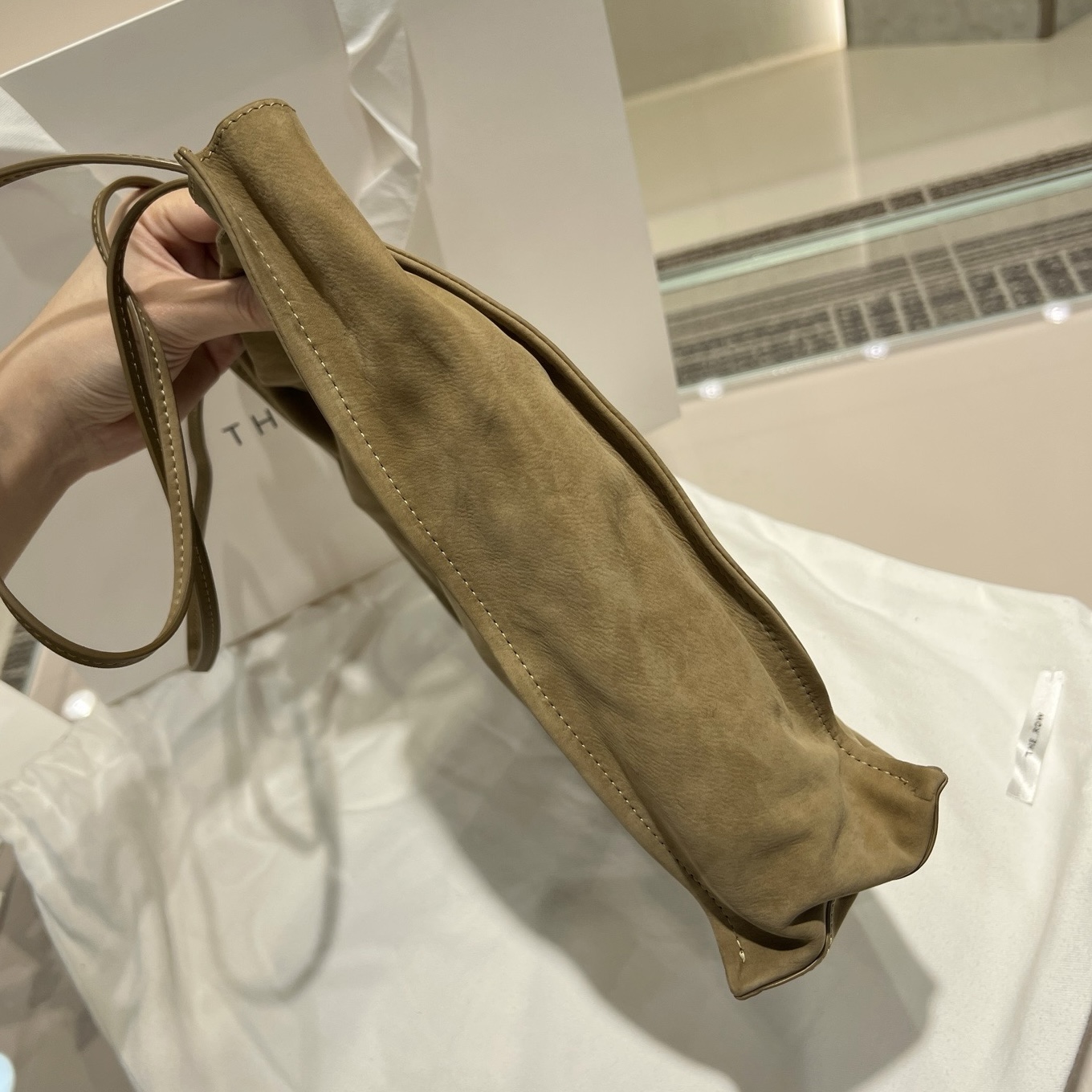 THE ROW Женская сумка to go THE ROW Женская сумка to go