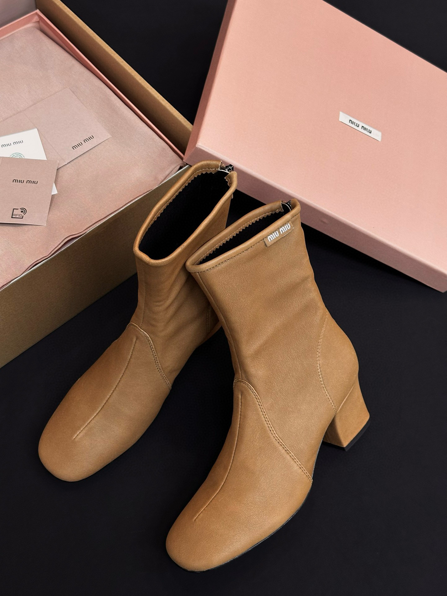 MIU MIU Женские ботильоны из овчины 