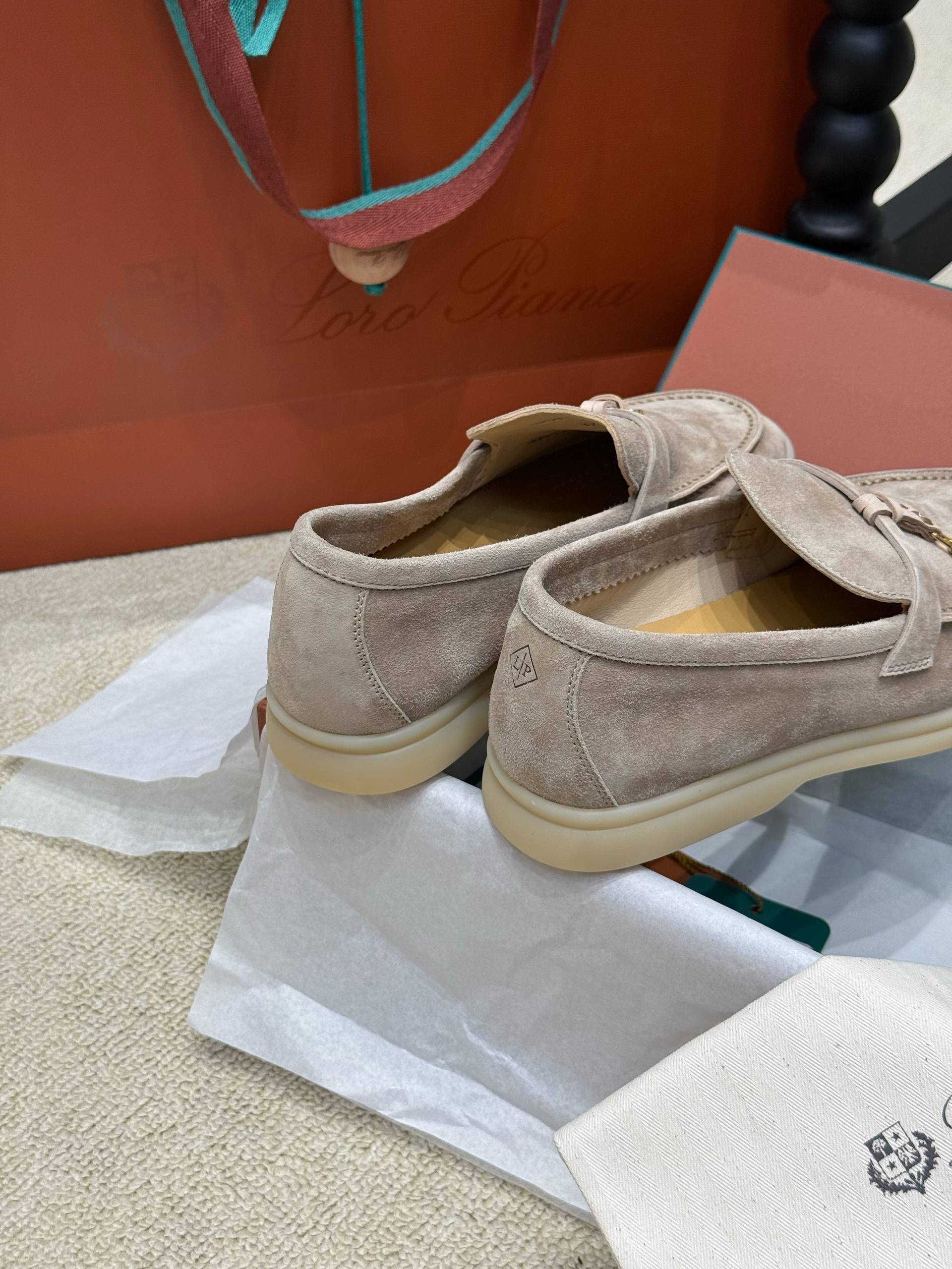 LORO PIANA Женские лоферы LORO PIANA Женские лоферы