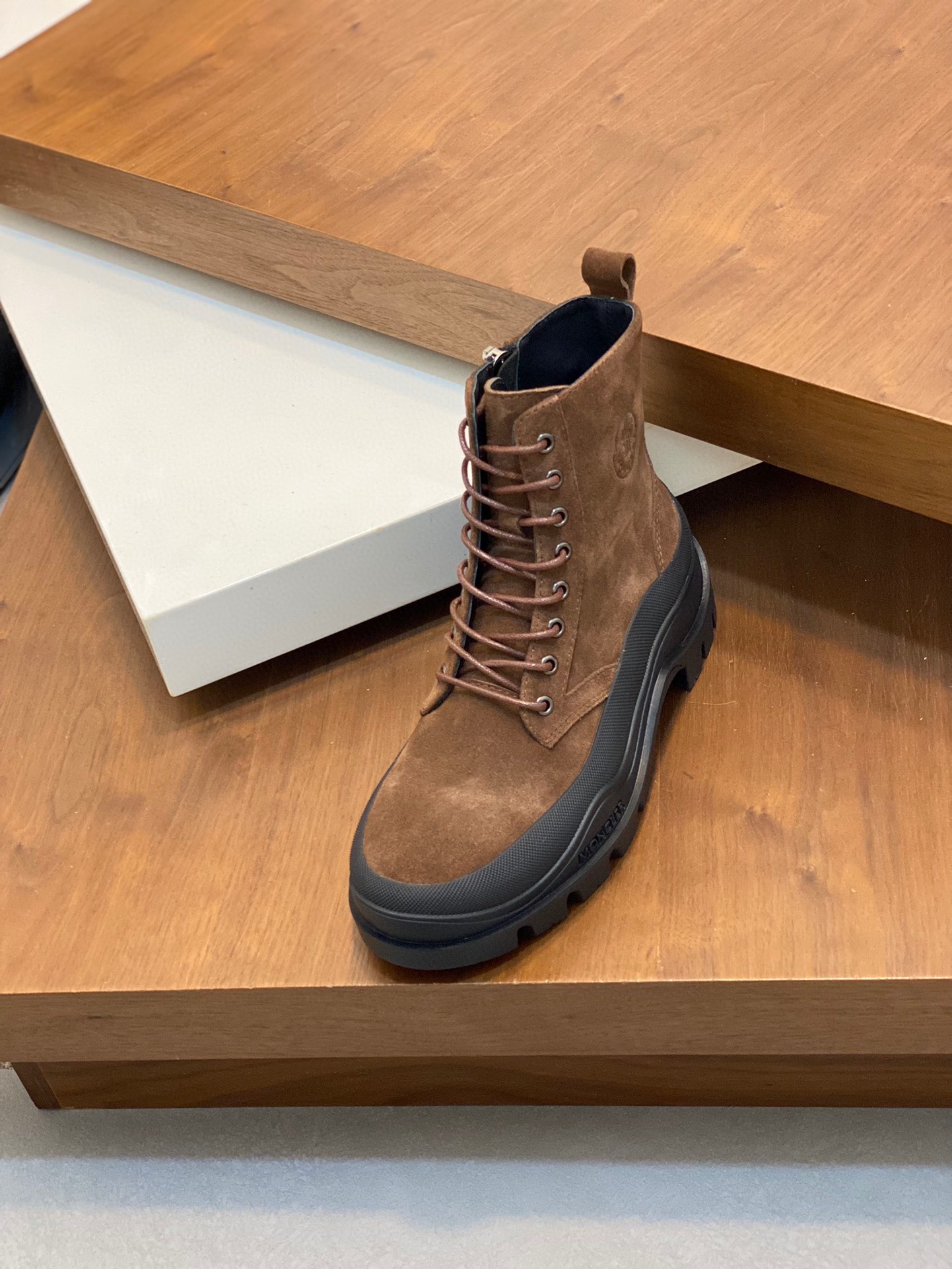 MONCLER Мужские ботинки из коровьей кожи 