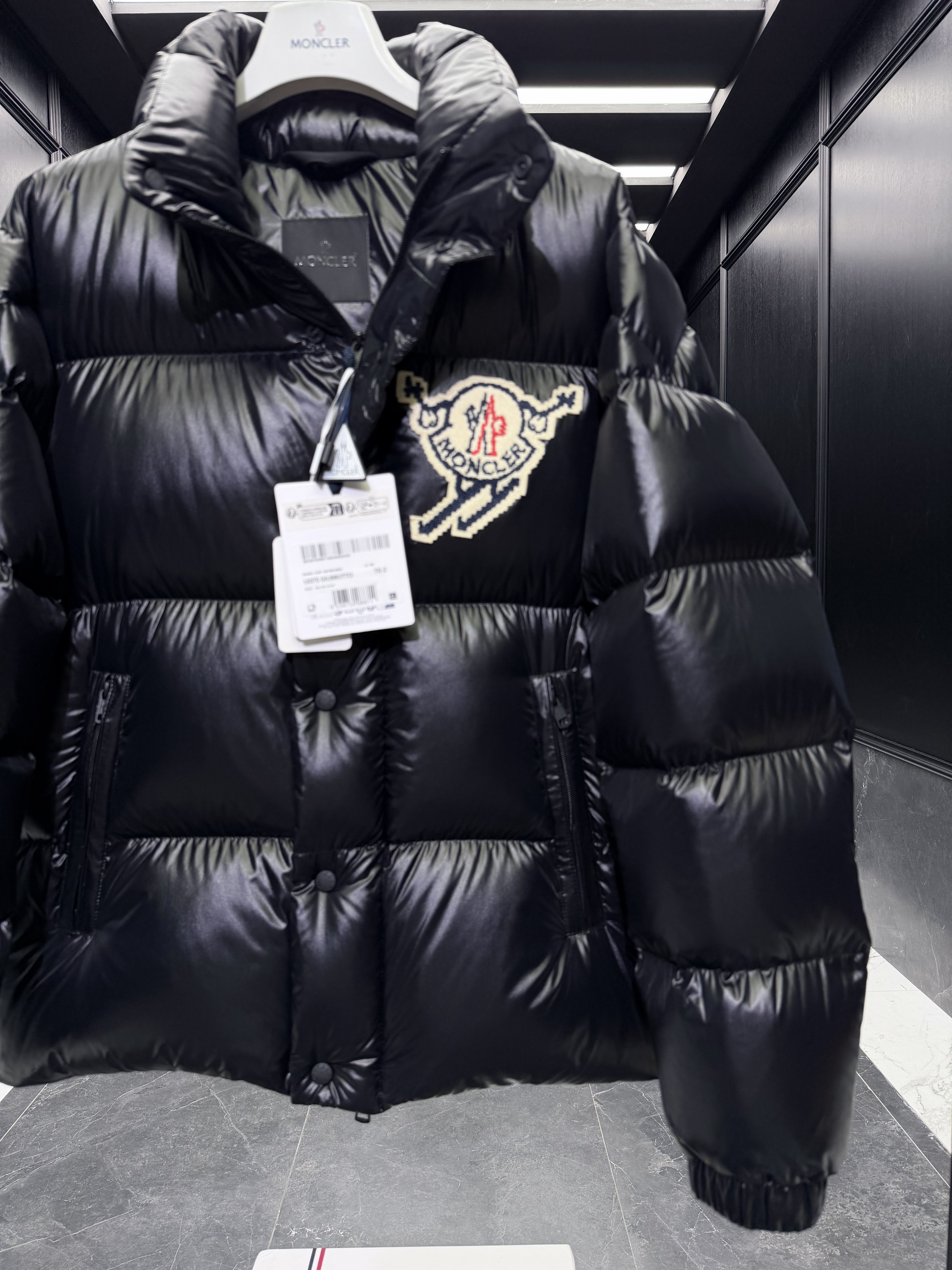 MONCLER Мужской пуховик Leste MONCLER Мужской пуховик Leste