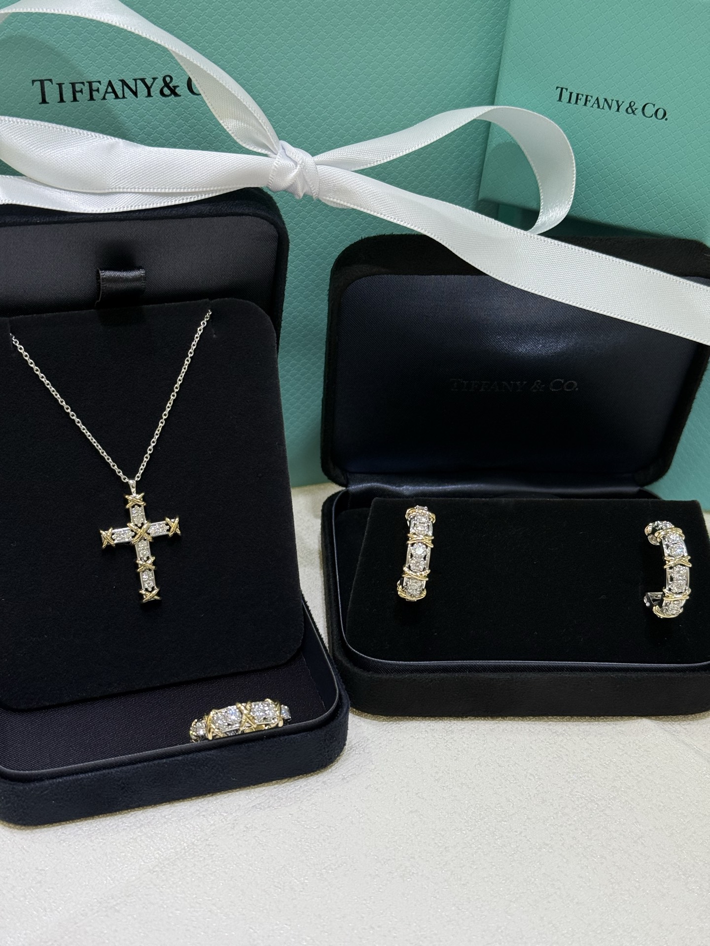 TIFFANY Серьги Sixteen Stone белое и желтое золото с бриллиантами TIFFANY Серьги Sixteen Stone белое и желтое золото с бриллиантами