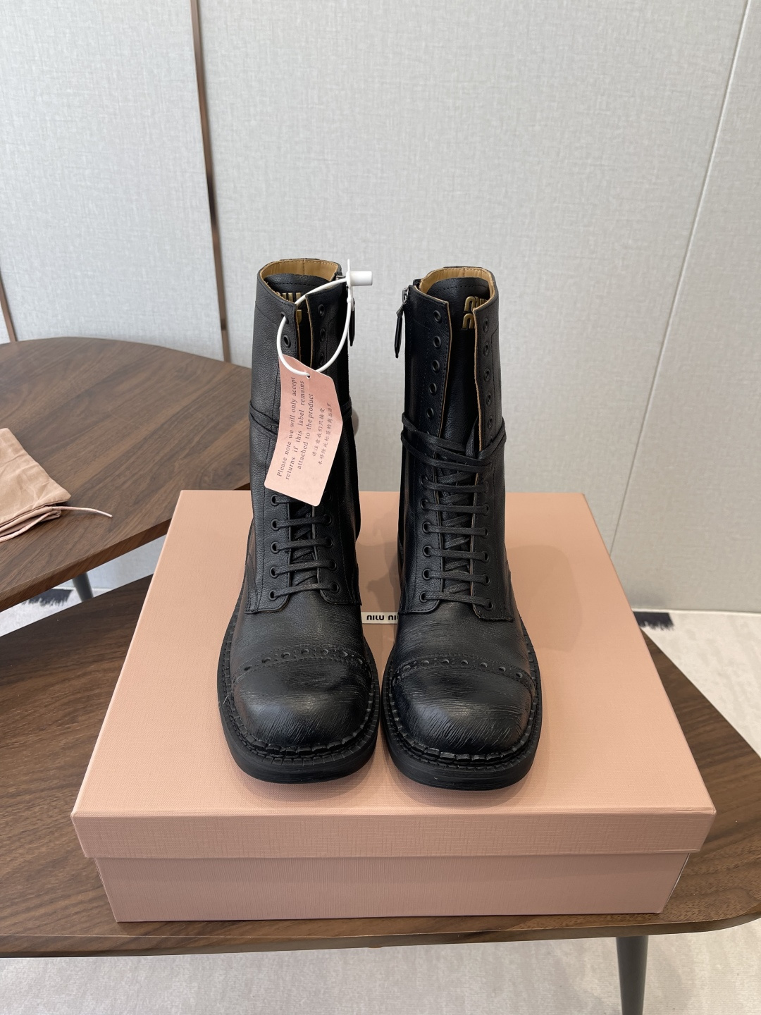 MIU MIU Женские ботинки из телячьей кожи MIU MIU Женские ботинки из телячьей кожи