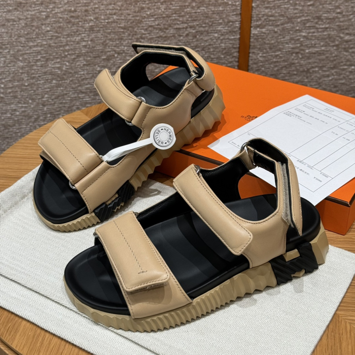 HERMES Женские сандалии Junior