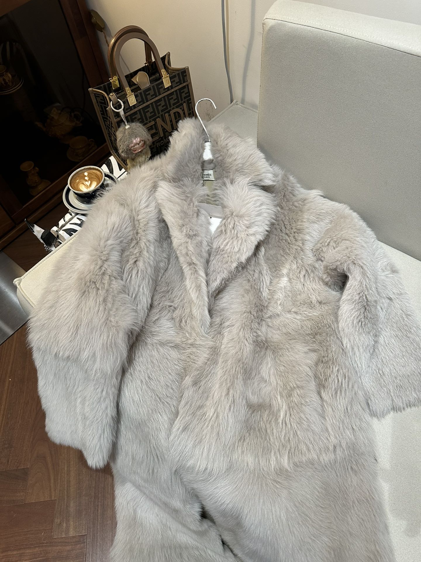 HERMES Женская шуба из овчины HERMES Женская шуба из овчины