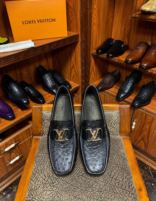 LOUIS VUITTON Мужские лоферы из кожи страуса и крокодила